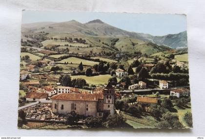 Cpm, Espelette, vue panoramique et l'église, Pyrénées atlantiques 64