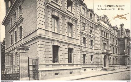 Carte postale ancienne de EVREUX - Gendarmerie