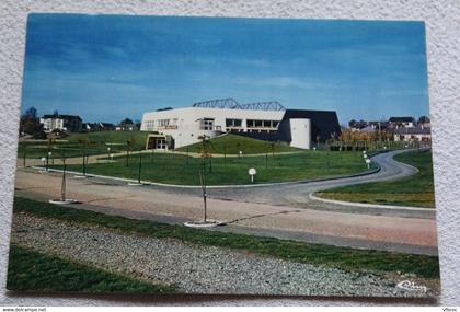 Cpm 1988, Evron, le jardin aquatique et piscine, Mayenne 53