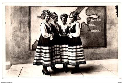 Paris - Exposition Internationale de 1937 - Estonie Costumes