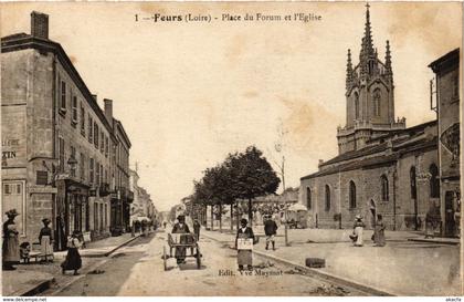 CPA Feurs- Place du Forum et l'Eglise FRANCE (907107)