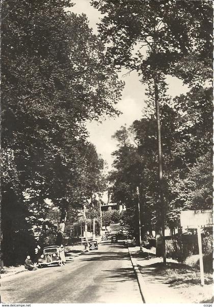 CPSM Forges-les-Eaux Rue des Eaux