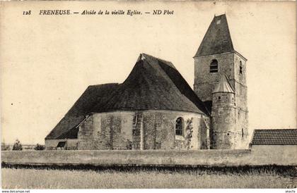 CPA FRENEUSE - Abside de la vieille Église (102903)