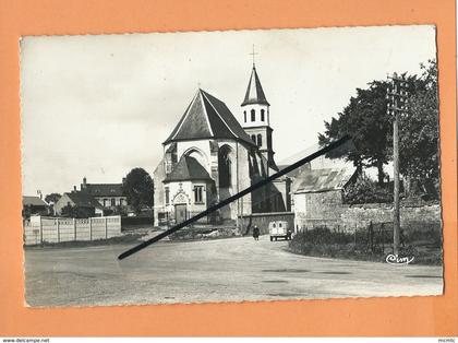 CPSM -  Friville Escarbotin  -(Somme) -L'église de Friville -(  auto,voiture 2cv Citroën camionnette )