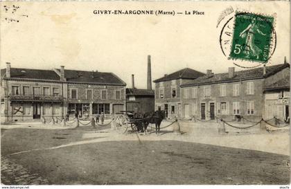 CPA GIVRY-en-ARGONNE - Le Place (109776)