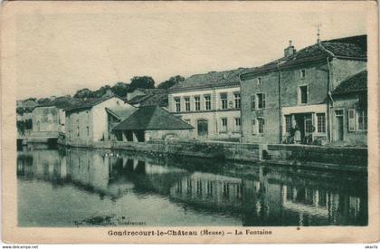 CPA GONDRECOURT - Le Chateau - La Fontaine (125721)