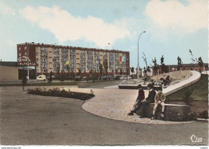 GRANDE SYNTHE  SQUARE ST JACQUES   BANC DECORE