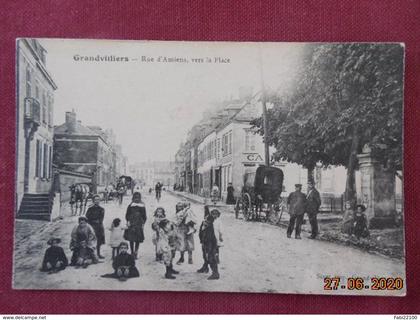 CPA - Grandvilliers - Rue d'Amiens, vers la Place