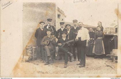 Guéret ou Bonnat        23         Carte photo . Groupe musical.  Mandoline    (voir scan)