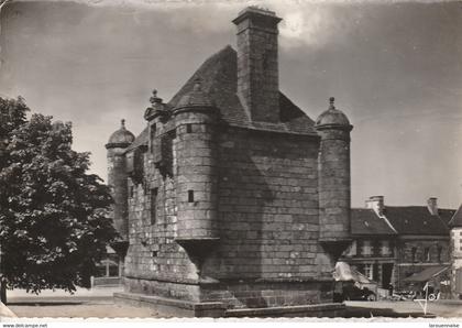 29 - GUERLESQUIN - l' Hôtel de Ville