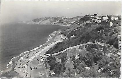 CPSM Guéthary vue générale et la Plage