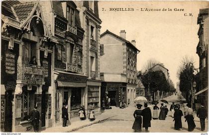 CPA HOUILLES - L'Avenue de la Gare (246375)