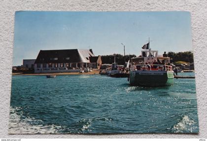 Cpm 1973, ile d'Arz, l'arrivée des vedettes, Morbihan 56