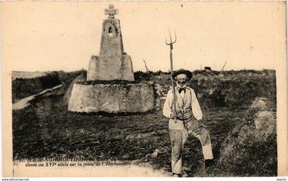 CPA ILE-de-NOIRMOUTIER - La Croix du Chemin (167613)