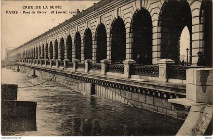 CPA Inondations PARIS 1910 Pont de Bercy (970873)