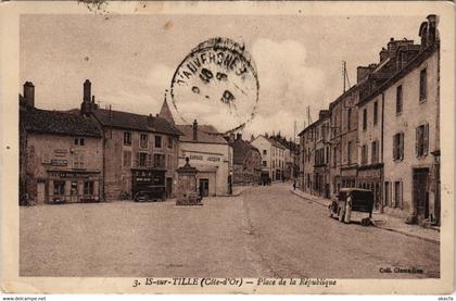 CPA IS-sur-TILLE - Place de la République (115795)