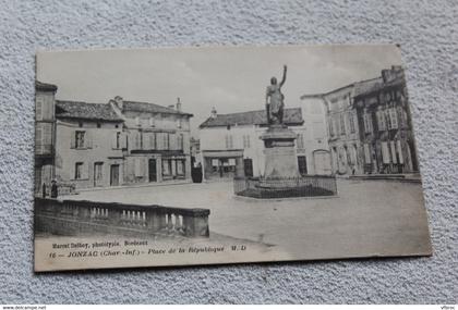 Jonzac, place de la République, Charente maritime 17