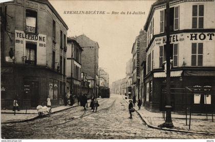 CPA KREMLIN-BICETRE Rue du 14 Juillet (65568)