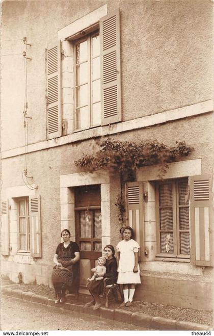 ¤¤  -   L'ABSIE   -  Carte-Photo d'une Famille provenant d'un lot de l'Absie et Scillé   -   ¤¤