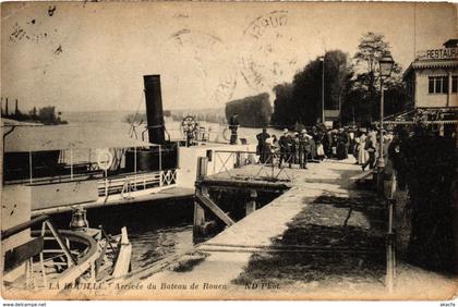 CPA La BOUILLE - Arrivée du Bateau de ROUEN (105440)