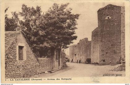 CPA LA CAVALERIE - Avenue des Remparts (161100)