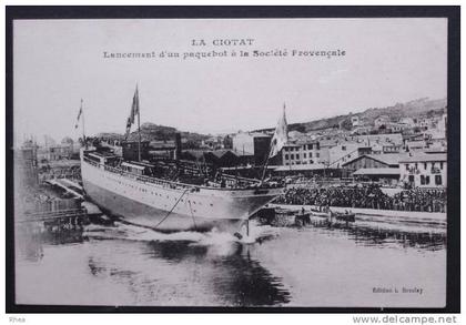 13 La Ciotat LA CIOTAT Lancement d'un paquebot à la Société Provençale chantier naval lancement  D13D  C13028C RH015600