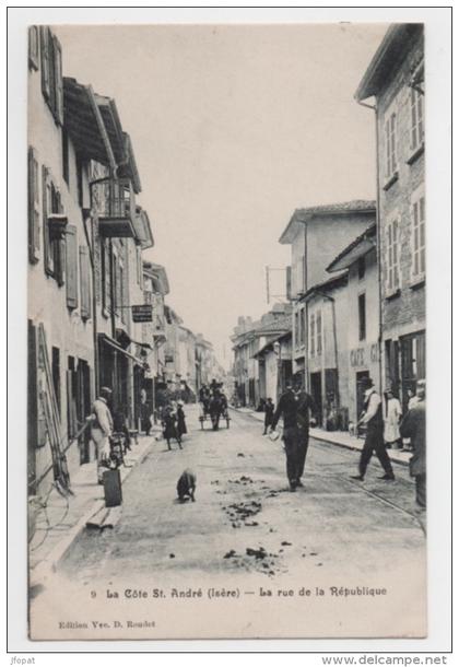 38 ISERE - LA COTE SAINT ANDRE la rue de la République (voir descriptif