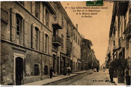 CPA La Cote-Saint-Andre - La Rue de la Republique FRANCE (961538)