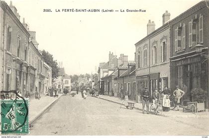 CPA La Ferté Saint-Aubin La Grande Rue