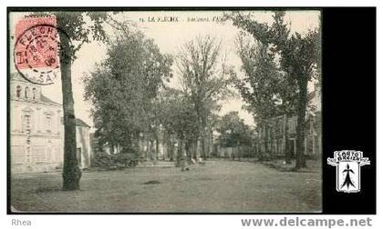 72 La Flèche - 74.  LA FLECHE - Boulevard d'Alger -  cpa Rhea D72D  C72154C