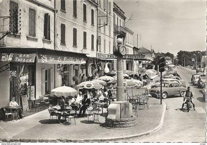 CPSM La Londe-les-Maures Avenue Georges Clémenceau