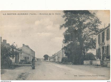 LA MOTHE ACHARD - Avenue de la Gare