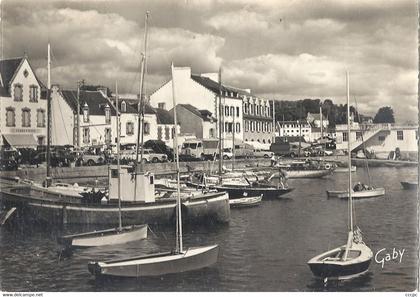 CPSM La Trinité-sur-Mer Cours des Quais