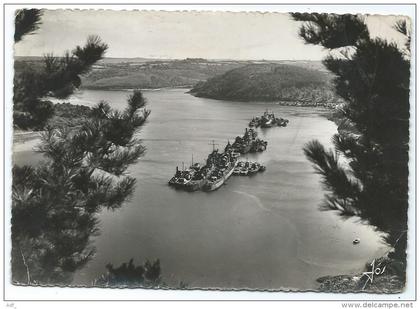 CPSM LANDEVENNEC, LE PASSAGE DE TERENEZ VU DE LANDEVENNEC, FINISTERE 29