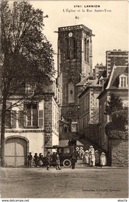 CPA LANNION - L'Église et la Rue St-Yves (103402)