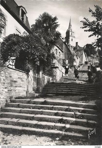 CPSM Lannion Escalier de Brélévenez