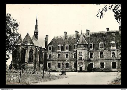 03 - Lapalisse - Vue de la Cour intérieure du Château de Lapalisse - Mention Photographie véritable - CPSM grand format