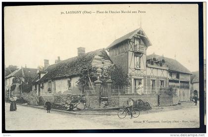 cpa du 60  Lassigny  -- place de l' ancien Marché aux porcs   OCT32