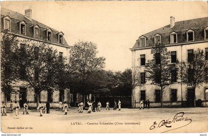 CPA Militaire Laval - Caserne Schneider (90287)