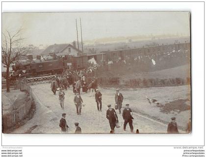 CPA 93 carte photo Le Blanc Mesnil le passage à niveau et le train