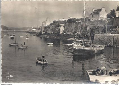 CPSM Le Conquet Le Port de la Vieille Cité Corsaire