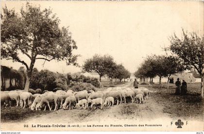 CPA LE PLESSIS-TREVISE La Ferme du Plessis - Chemin des Pommiers (1352572)