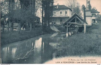 24-9660 : LES AVENIERES LES BORDS DU CANAL