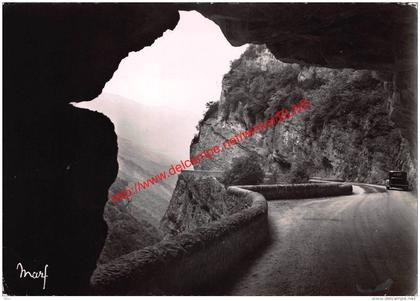 La route et les tunnels - Les Grands Goulets