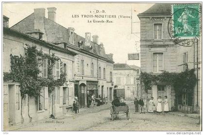 Les Trois Moutiers - la grande rue   ok74