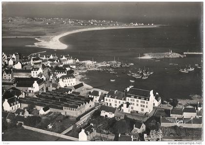 CPSM Lesconil - Le port - Plage des Sables Blancs vue aérienne