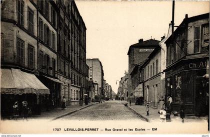 CPA LEVALLOIS-PERRET - Rue Gravel et les Ecoles (986972)