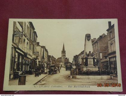 CPA - Livarot - Rue Maréchal-Foch