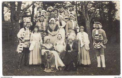 Cpa carte-photo troupe de théâtre costumée, Loudéac ( 22 )