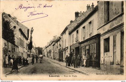 CPA Louvres Rue de paris (1391628)